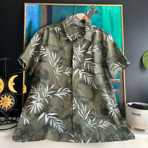 Green and White Casual Button Down Shirt with Tropical Print L - Picture 1 of 15